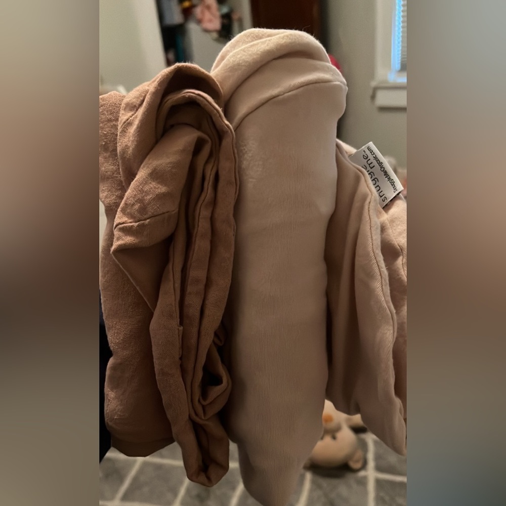 2 pink Snuggle Me Organic covers